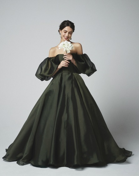 人気のカラードレス