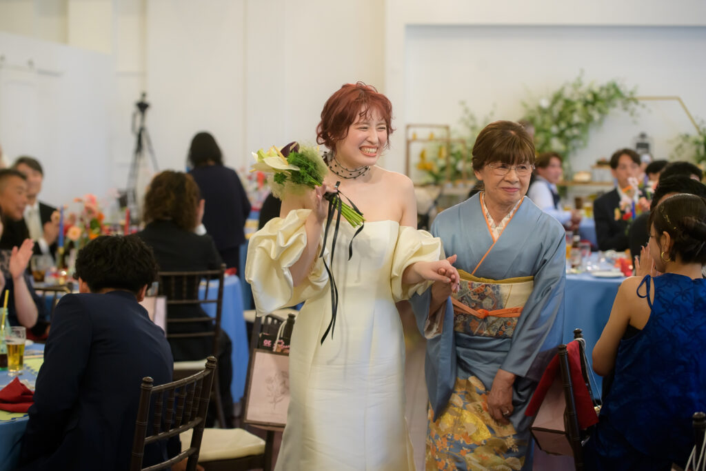 おばあちゃまが、サプライズでエスコートへ。新婦も新郎も🌸